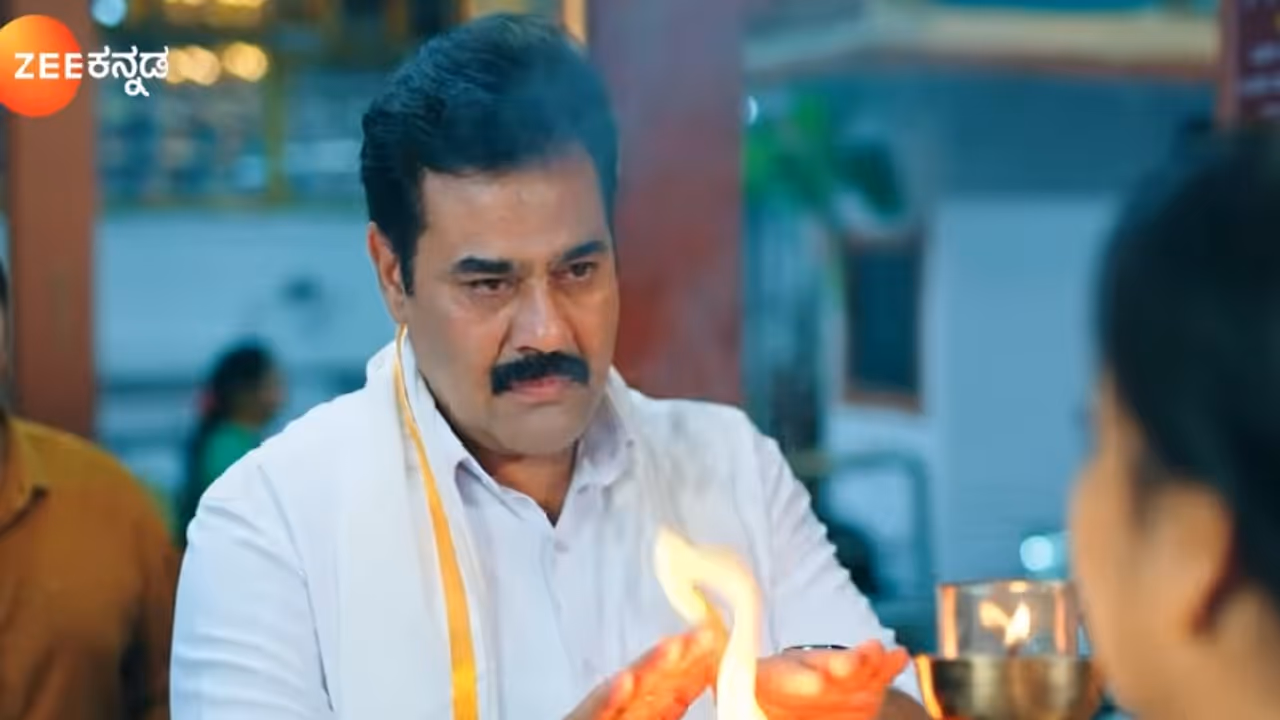 ಲಚ್ಚಿ ಪುಟ್ಟ ಗುಂಡುಮಾಮನ ಜೊತೆ ಮಲ್ಕೊಂಡ್ರೆ ಸುಟ್ಟ ವಾಸನೆ ಬರ್ತಿರೋದು ಎಲ್ಲಿಂದ? ಭೂಮಿ ಕ್ಯೂಟ್ ಪೊಸೆಸ್ಸಿವ್ನೆಸ್ ನೋಡಿ! ಲಚ್ಚಿ ಪುಟ್ಟ ಗುಂಡುಮಾಮನ ಜೊತೆ ಮಲ್ಕೊಂಡ್ರೆ ಸುಟ್ಟ ವಾಸನೆ ಬರ್ತಿರೋದು ಎಲ್ಲಿಂದ? ಭೂಮಿ ಕ್ಯೂಟ್ ಪೊಸೆಸ್ಸಿವ್ನೆಸ್ ನೋಡಿ!