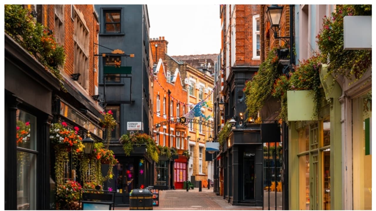 'ഒരിക്കൽ ലോകത്തിന്റെ പകുതിയുടെയും ഉടമകൾ, ഇന്ന് അവരുടെ സ്വത്ത് ഇന്ത്യക്കാരുടെ കൈയിൽ'; കുറിപ്പ് വൈറല് 'ഒരിക്കൽ ലോകത്തിന്റെ പകുതിയുടെയും ഉടമകൾ, ഇന്ന് അവരുടെ സ്വത്ത് ഇന്ത്യക്കാരുടെ കൈയിൽ'; കുറിപ്പ് വൈറല്