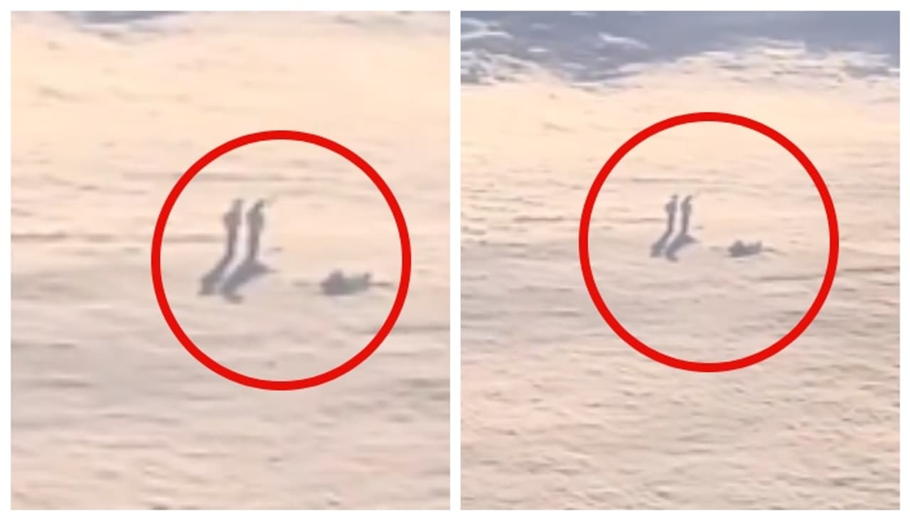 മേഘങ്ങള്ക്ക് മുകളിലൂടെ നടക്കുന്ന മനുഷ്യരോ? വിമാനത്തിൽ നിന്നുള്ള വീഡിയോ കണ്ട് അന്തംവിട്ട് സോഷ്യൽ മീഡിയ മേഘങ്ങള്ക്ക് മുകളിലൂടെ നടക്കുന്ന മനുഷ്യരോ? വിമാനത്തിൽ നിന്നുള്ള വീഡിയോ കണ്ട് അന്തംവിട്ട് സോഷ്യൽ മീഡിയ