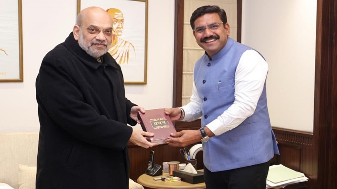 ಹೊಸವರ್ಷ ದಿನವೇ ಭಿನ್ನರ ವಿರುದ್ಧ ಶಾಗೆ ವಿಜಯೇಂದ್ರ ದೂರು