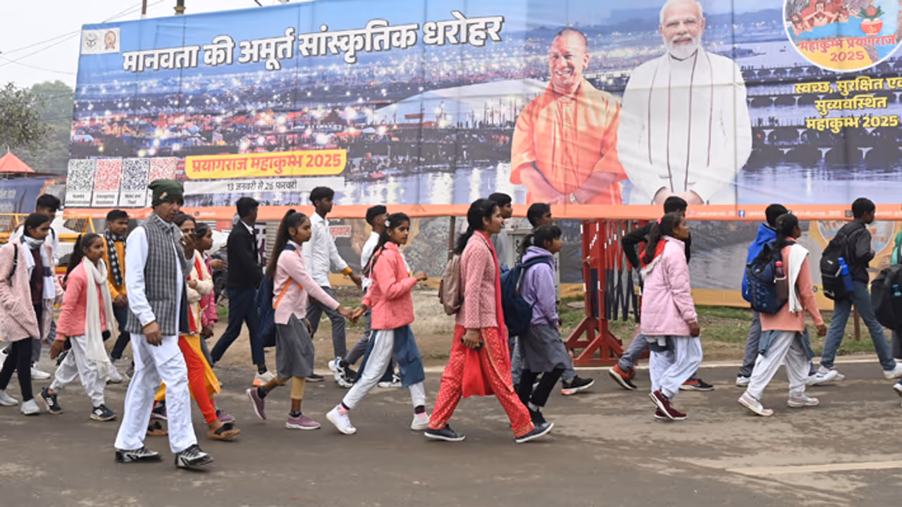 Mahakumbh 2025: मेडिकल इमरजेंसी में प्रयाराज के रेलवे स्टेशनों पर क्या तैयारी? यहां जाने हर डिटेल