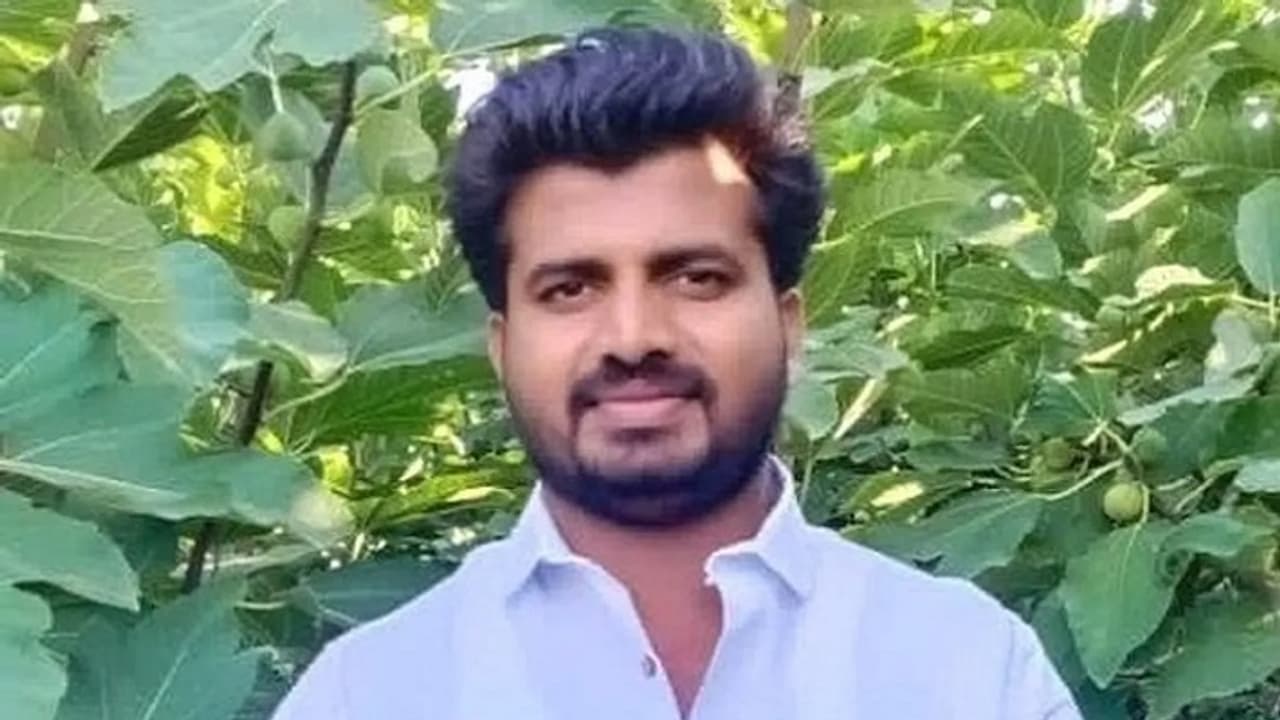 Engineer quits job to pursue farming, now makes Rs 1.5 crore in a year