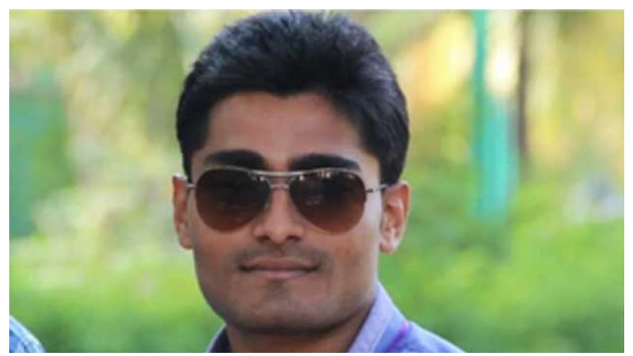 ഹേമാവതി നദിയോരത്ത് നിർത്തിയിട്ട കാർ, നദിയിൽ ടെക്കിയുടെ മൃതദേഹം കണ്ടെത്തി, ഭാര്യക്കെതിരെ പരാതിയുമായി കുടുംബം ഹേമാവതി നദിയോരത്ത് നിർത്തിയിട്ട കാർ, നദിയിൽ ടെക്കിയുടെ മൃതദേഹം കണ്ടെത്തി, ഭാര്യക്കെതിരെ പരാതിയുമായി കുടുംബം