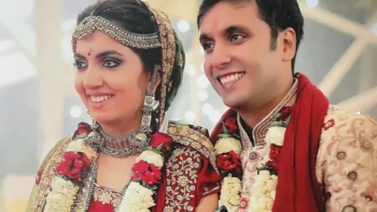 Puneet Khurana suicide | 'No capacity to pay Rs 10 lakh more': Cafe owner's last video before suicide surfaces Puneet Khurana suicide | 'No capacity to pay Rs 10 lakh more': Cafe owner's last video before suicide surfaces