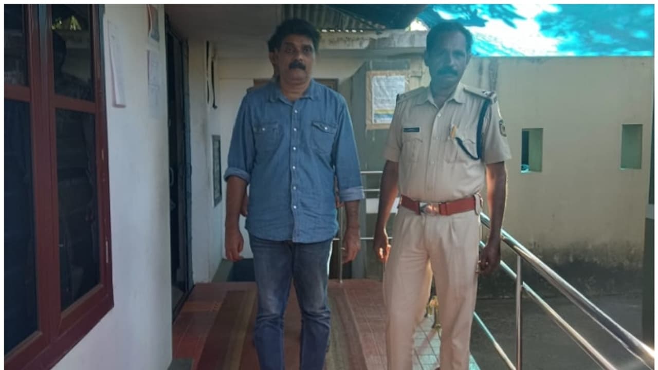 10 സിമ്മുകൾ ഉപയോഗിച്ചു, കേരളത്തിന്റെ പല ഭാഗങ്ങളിൽ തട്ടിപ്പ്, ഓഫർ യുകെ ജോലി, ആഢംബര ജീവിതം, പ്രതി പിടിയിൽ