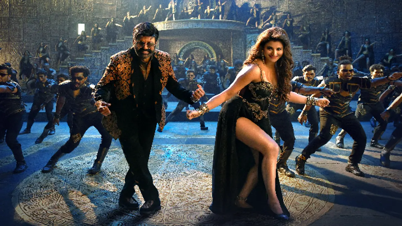 బాలకృష్ణ ఊర్వశి బట్టలు ఉతుకుతున్నాడా? `డాకు మహారాజ్` సాంగ్, శేఖర్ మాస్టర్పై క్రేజీ ట్రోల్స్ బాలకృష్ణ ఊర్వశి బట్టలు ఉతుకుతున్నాడా? `డాకు మహారాజ్` సాంగ్, శేఖర్ మాస్టర్పై క్రేజీ ట్రోల్స్