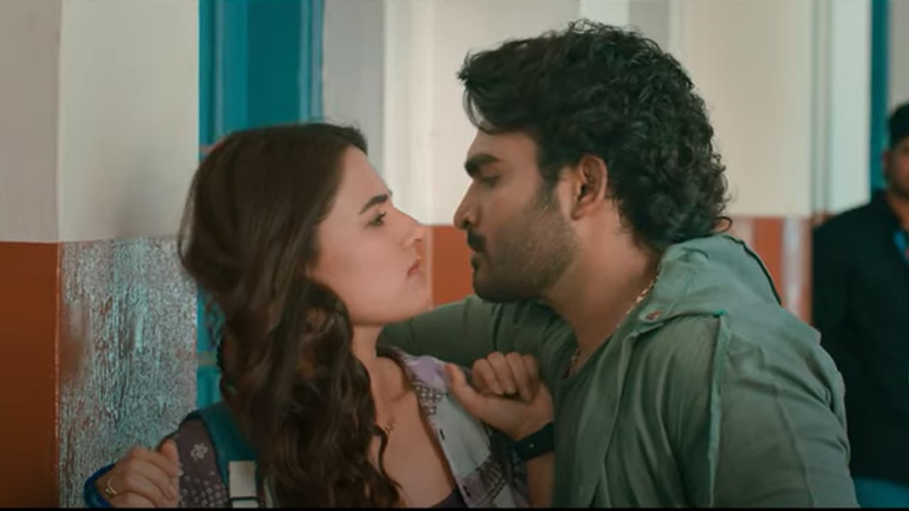 Dilruba Teaser: బైక్ చైన్ తెంచిన కిరణ్ అబ్బవరం.. `దిల్రూబా` టీజర్లో హైలైట్స్ Dilruba Teaser: బైక్ చైన్ తెంచిన కిరణ్ అబ్బవరం.. `దిల్రూబా` టీజర్లో హైలైట్స్