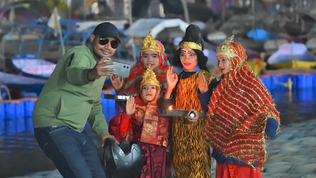 Mahakumbh 2025: Multilingual signages, cultural themes, and art installations delight visitors