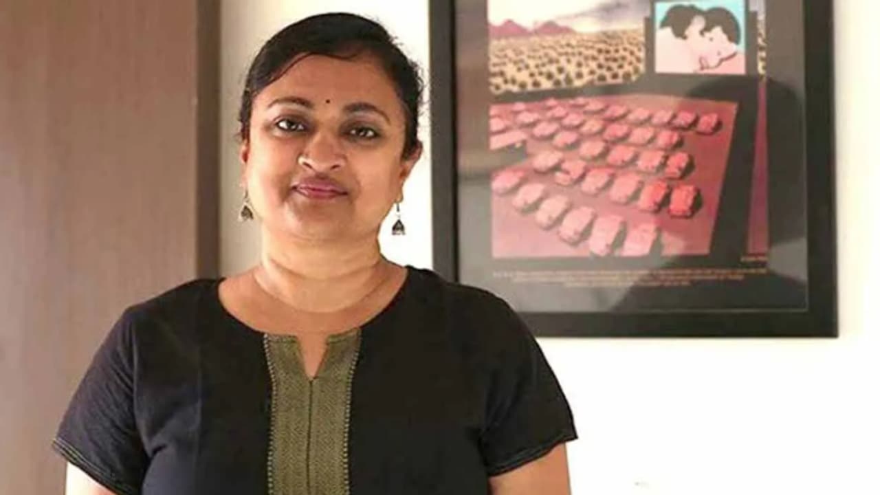 നടിയും ചലച്ചിത്രകാരിയുമായ അപർണ മല്ലാടി അന്തരിച്ചു