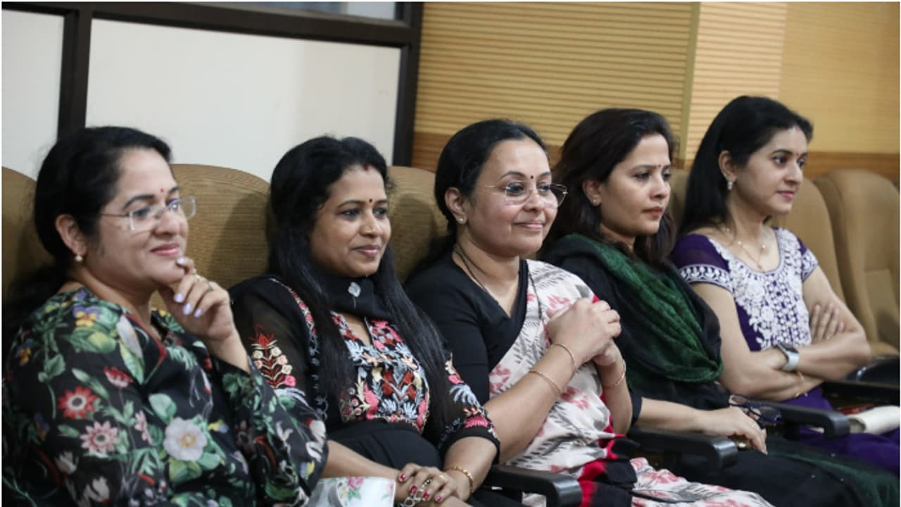 'ചിലങ്കയുടെ ശബ്ദം, കര്‍ട്ടൻ, ചെസ്റ്റ്നമ്പർ വിളിക്കൽ'; കലോത്സവകാലം ഓര്‍ത്തുപോകുന്നുവെന്ന് മന്ത്രി വീണ ജോര്‍ജ്