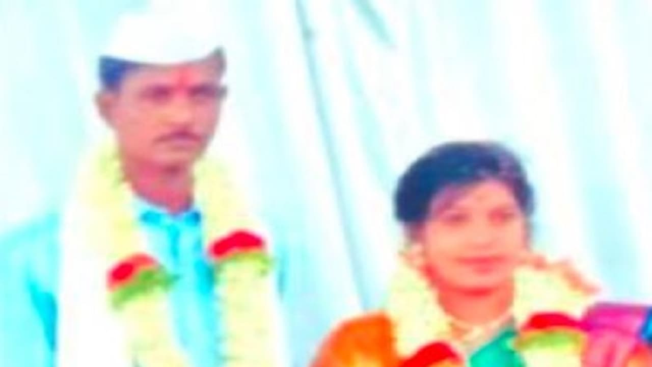 2 ಮದ್ವೆಯಾಗಿದ್ದ ಮಹಿಳೆ ಜತೆ ಮತ್ತೆ ವಿವಾಹ ಮಾಡಿಸಿ 4 ಲಕ್ಷ ಪಂಗನಾಮ: ಹೆಂಡ್ತಿನೂ ಇಲ್ಲ, ದುಡ್ಡೂ ಇಲ್ಲ! 2 ಮದ್ವೆಯಾಗಿದ್ದ ಮಹಿಳೆ ಜತೆ ಮತ್ತೆ ವಿವಾಹ ಮಾಡಿಸಿ 4 ಲಕ್ಷ ಪಂಗನಾಮ: ಹೆಂಡ್ತಿನೂ ಇಲ್ಲ, ದುಡ್ಡೂ ಇಲ್ಲ!