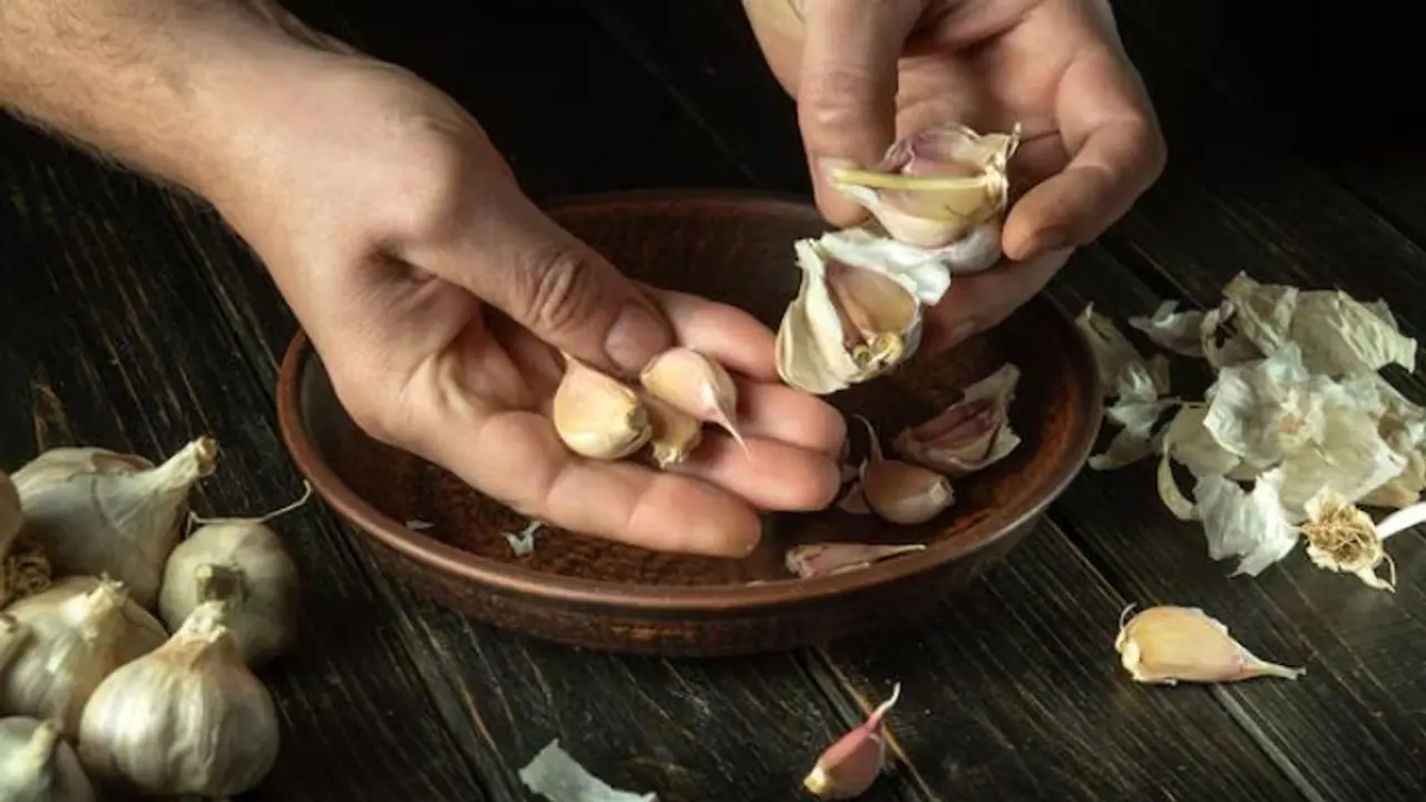 ಬೇಸಿಗೆಯಲ್ಲಿ ಹಸಿ ಬೆಳ್ಳುಳ್ಳಿ ತಿಂದ್ರೆ ಏನಾಗುತ್ತೆ?