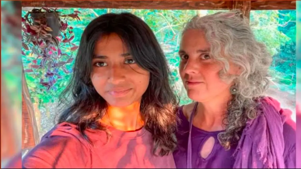 ಮರೆಯಲಾಗದ ಕರುಳಬಳ್ಳಿಯ ಅನುಬಂಧ: ತೊರೆದು ಹೋದ ಹೆತ್ತಮ್ಮನ ಹುಡುಕಿ ಭಾರತಕ್ಕೆ ಬಂದ ಸ್ಪೇನಿಶ್ ಯುವತಿ ಮರೆಯಲಾಗದ ಕರುಳಬಳ್ಳಿಯ ಅನುಬಂಧ: ತೊರೆದು ಹೋದ ಹೆತ್ತಮ್ಮನ ಹುಡುಕಿ ಭಾರತಕ್ಕೆ ಬಂದ ಸ್ಪೇನಿಶ್ ಯುವತಿ