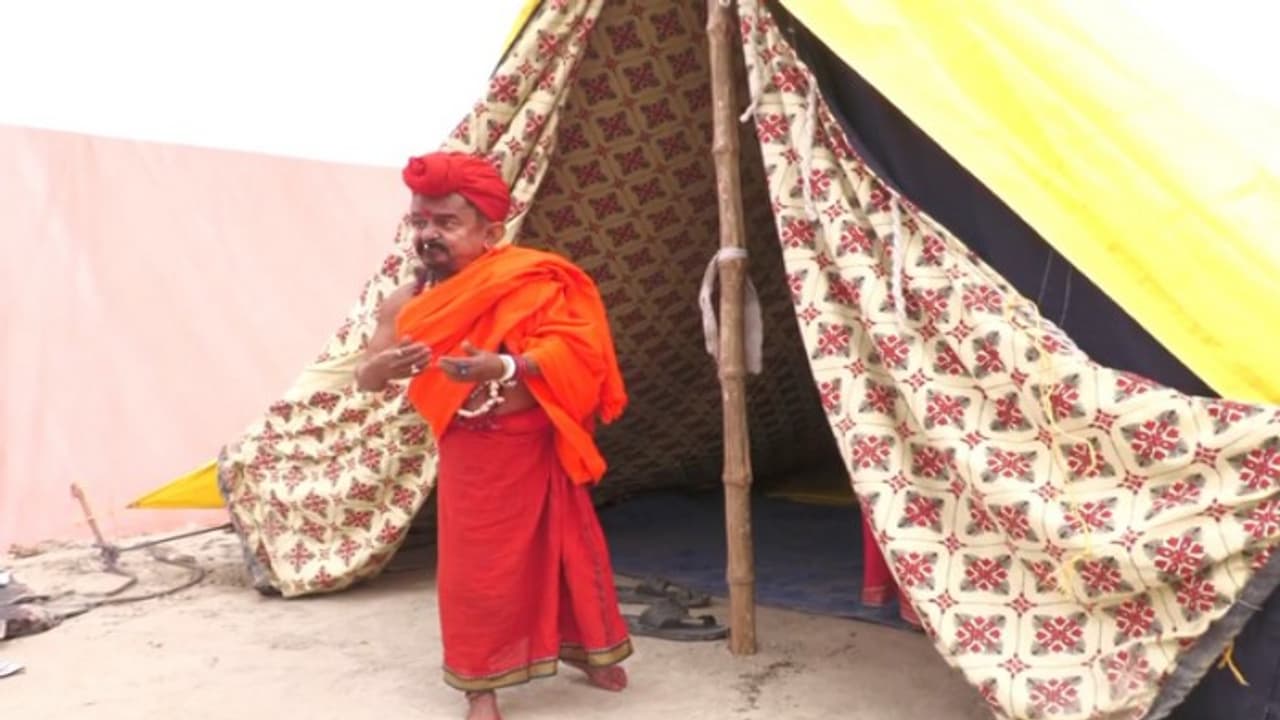 Maha Kumbh 2025: 3'8 tall 'Chhotu Baba', who hasn't bathed in 32 years is the talk of the town. His story Maha Kumbh 2025: 3'8 tall 'Chhotu Baba', who hasn't bathed in 32 years is the talk of the town. His story