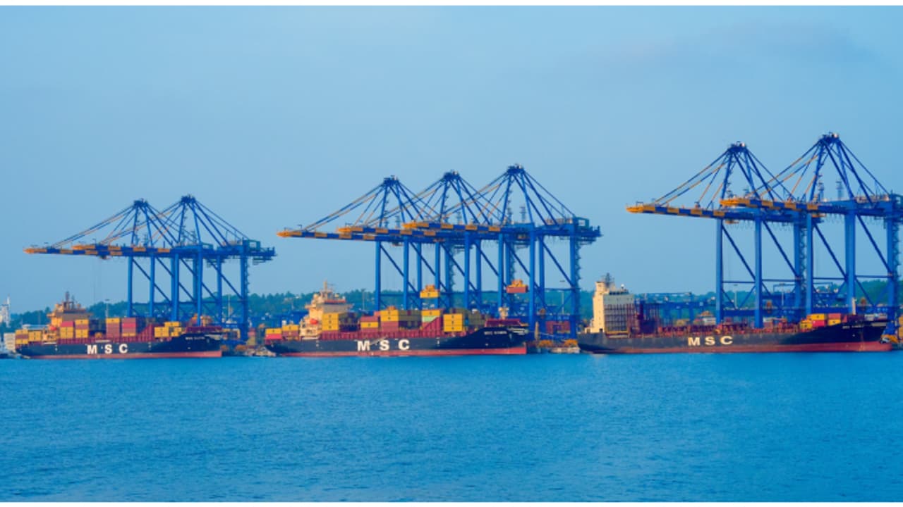 777 പേർക്ക് നിയമനം, അതും 69 ശതമാനം കേരളത്തിൽ നിന്നുള്ളവർക്ക്; വമ്പൻ തൊഴിലവസരങ്ങൾ ഒരുക്കി വിഴിഞ്ഞം തുറമുഖം