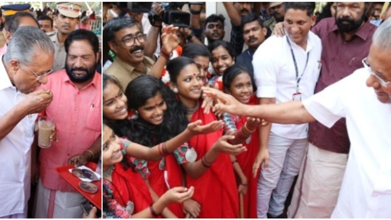 നാവിൽ കൊതിയൂറുന്ന പഴയിടത്തിന്റെ പായസം, ടേസ്റ്റ് ചെയ്യാൻ മുഖ്യമന്ത്രിയുമെത്തി; ഭക്ഷണപന്തലിൽ വൻ തിരക്ക് നാവിൽ കൊതിയൂറുന്ന പഴയിടത്തിന്റെ പായസം, ടേസ്റ്റ് ചെയ്യാൻ മുഖ്യമന്ത്രിയുമെത്തി; ഭക്ഷണപന്തലിൽ വൻ തിരക്ക്