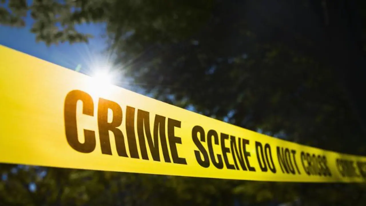  பட்டப்பகலில் சினிமாலை மிஞ்சிய சம்பவம்! அரசு ஊழியர் வெட்டி படுகொலை! வெளியான பகீர் காரணம்!