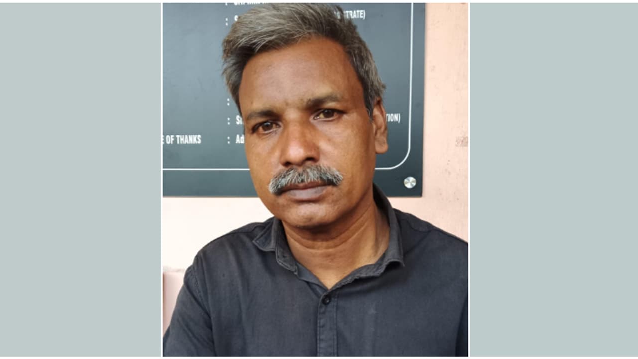 ഒരു കേസിൽ 130 വര്ഷം തടവ്, അടുത്ത കേസിൽ 110 വർഷം; ആകെ 1650000 രൂപ പിഴയും; പോക്സോ കേസുകളിൽ 52കാരന് ശിക്ഷ ഒരു കേസിൽ 130 വര്ഷം തടവ്, അടുത്ത കേസിൽ 110 വർഷം; ആകെ 1650000 രൂപ പിഴയും; പോക്സോ കേസുകളിൽ 52കാരന് ശിക്ഷ