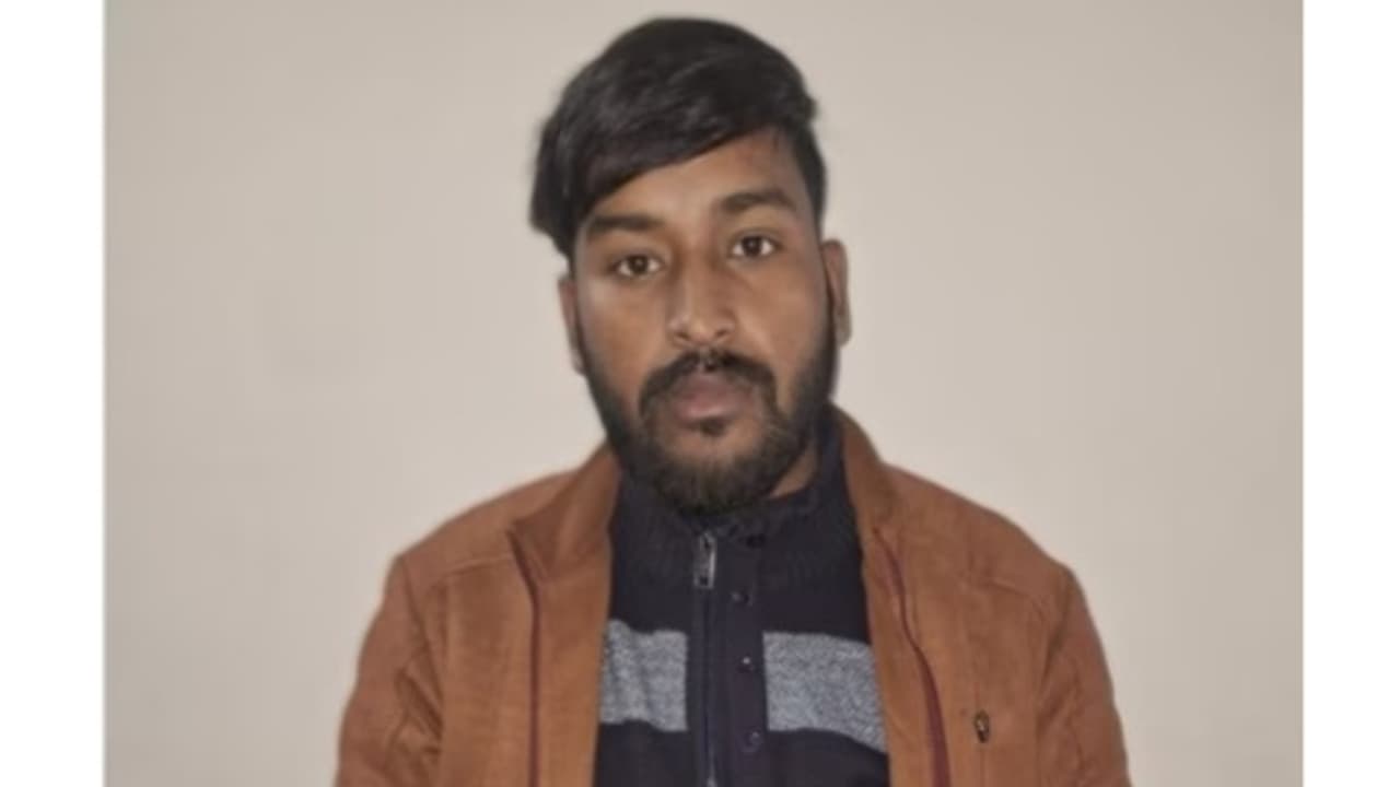 ഇങ്ങനെയൊക്കെ പറ്റിക്കാമോ? ഡിജിപിയുടെ വർഷങ്ങളായുള്ള ഇൻസ്റ്റ പേജ്, ബ്ലൂ ടിക്കുണ്ട്, ആയിരക്കണക്കിന് ഫോളോവർമാരും ഇങ്ങനെയൊക്കെ പറ്റിക്കാമോ? ഡിജിപിയുടെ വർഷങ്ങളായുള്ള ഇൻസ്റ്റ പേജ്, ബ്ലൂ ടിക്കുണ്ട്, ആയിരക്കണക്കിന് ഫോളോവർമാരും