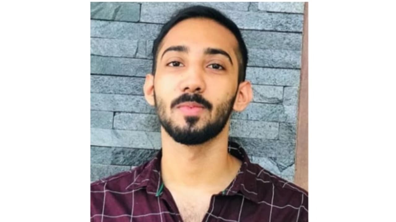 എയർപോർട്ടിൽ വന്നിറങ്ങിയതും പൊലീസ് പൊക്കി; ഓൺലൈൻ ജോലിക്കായി ലക്ഷങ്ങൾ വാങ്ങി മുങ്ങിയ കേസിൽ അറസ്റ്റ് എയർപോർട്ടിൽ വന്നിറങ്ങിയതും പൊലീസ് പൊക്കി; ഓൺലൈൻ ജോലിക്കായി ലക്ഷങ്ങൾ വാങ്ങി മുങ്ങിയ കേസിൽ അറസ്റ്റ്