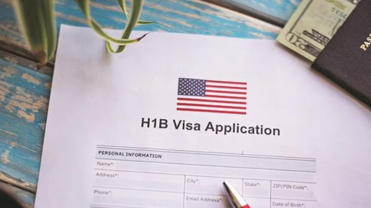 New US immigration order: H 1B, Green Card holders in US must carry documents always