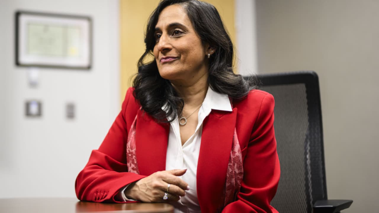 ' കാനഡയുടെ പ്രധാനമന്ത്രിയാകാനില്ല, മത്സരിക്കാനുമില്ല, പഴയ ജീവിതത്തിലേക്ക് മടങ്ങുന്നു'; പിന്മാറി അനിത ആനന്ദ് ' കാനഡയുടെ പ്രധാനമന്ത്രിയാകാനില്ല, മത്സരിക്കാനുമില്ല, പഴയ ജീവിതത്തിലേക്ക് മടങ്ങുന്നു'; പിന്മാറി അനിത ആനന്ദ്