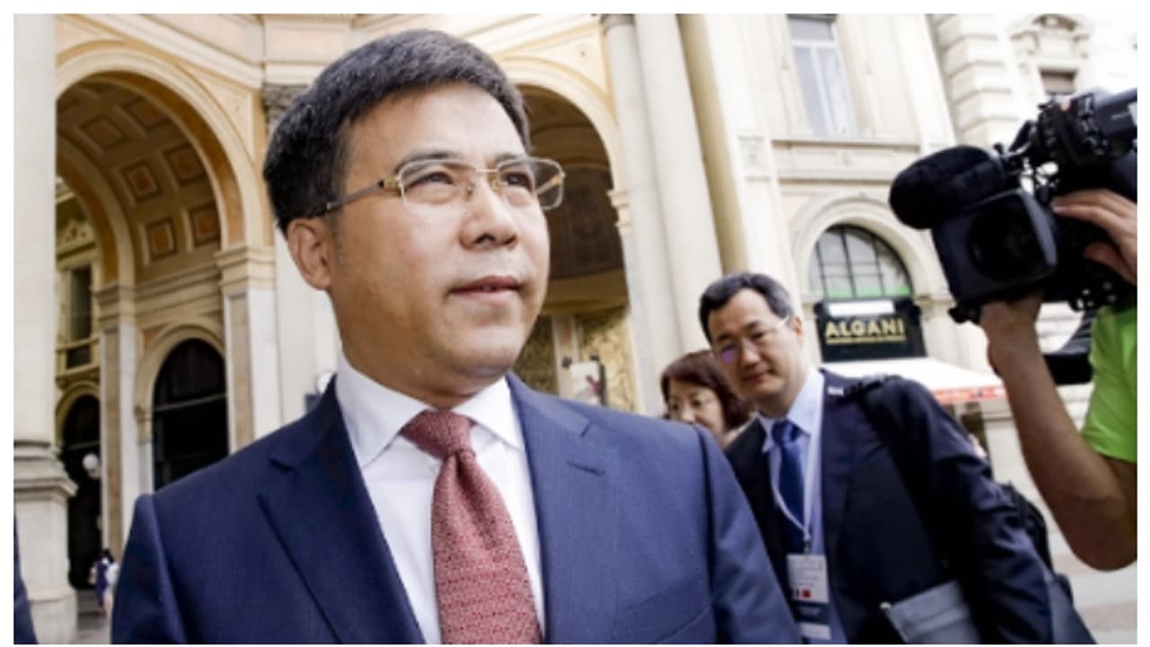 മകനോട് കാമുകിയെ ഉപേക്ഷിക്കാൻ നിർബന്ധിച്ചു, പിന്നാലെ അച്ഛൻ വിവാഹം കഴിച്ചു; പക്ഷേ, മറ്റൊരു കേസിൽ വധശിക്ഷ 