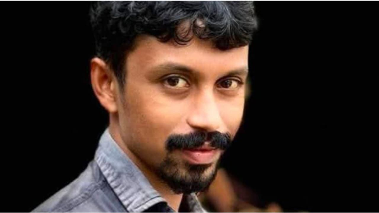 താമരശ്ശേരിയിൽ യുവാവിനെ വീടിനകത്ത് മരിച്ച നിലയിൽ കണ്ടെത്തി താമരശ്ശേരിയിൽ യുവാവിനെ വീടിനകത്ത് മരിച്ച നിലയിൽ കണ്ടെത്തി