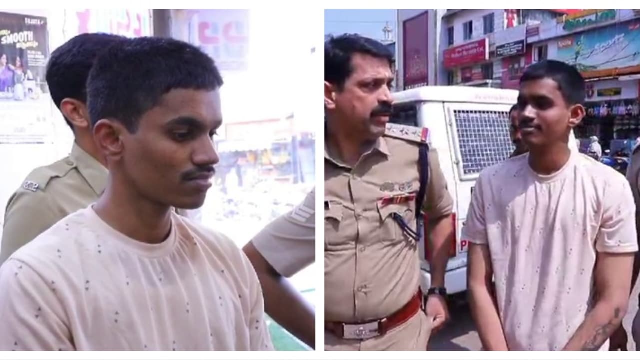 കൊലയ്ക്ക് ശേഷം അമ്മയുടെ ഫോൺ കൊട്ടിയത്തെ കടയിൽ വിറ്റു; പടപ്പക്കര കൊലപാതകം, പ്രതി അഖിലിനെയെത്തിച്ച് തെളിവെടുത്തു കൊലയ്ക്ക് ശേഷം അമ്മയുടെ ഫോൺ കൊട്ടിയത്തെ കടയിൽ വിറ്റു; പടപ്പക്കര കൊലപാതകം, പ്രതി അഖിലിനെയെത്തിച്ച് തെളിവെടുത്തു