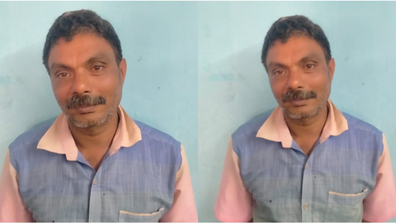 വീട്ടിൽ നട്ടുവളർത്തി പരിപാലിച്ചു; 66 സെന്റീമീറ്റർ നീളത്തിൽ വളർന്നു, ഒടുവിൽ പൊലീസെത്തി കഞ്ചാവുചെടി പിടിച്ചു വീട്ടിൽ നട്ടുവളർത്തി പരിപാലിച്ചു; 66 സെന്റീമീറ്റർ നീളത്തിൽ വളർന്നു, ഒടുവിൽ പൊലീസെത്തി കഞ്ചാവുചെടി പിടിച്ചു