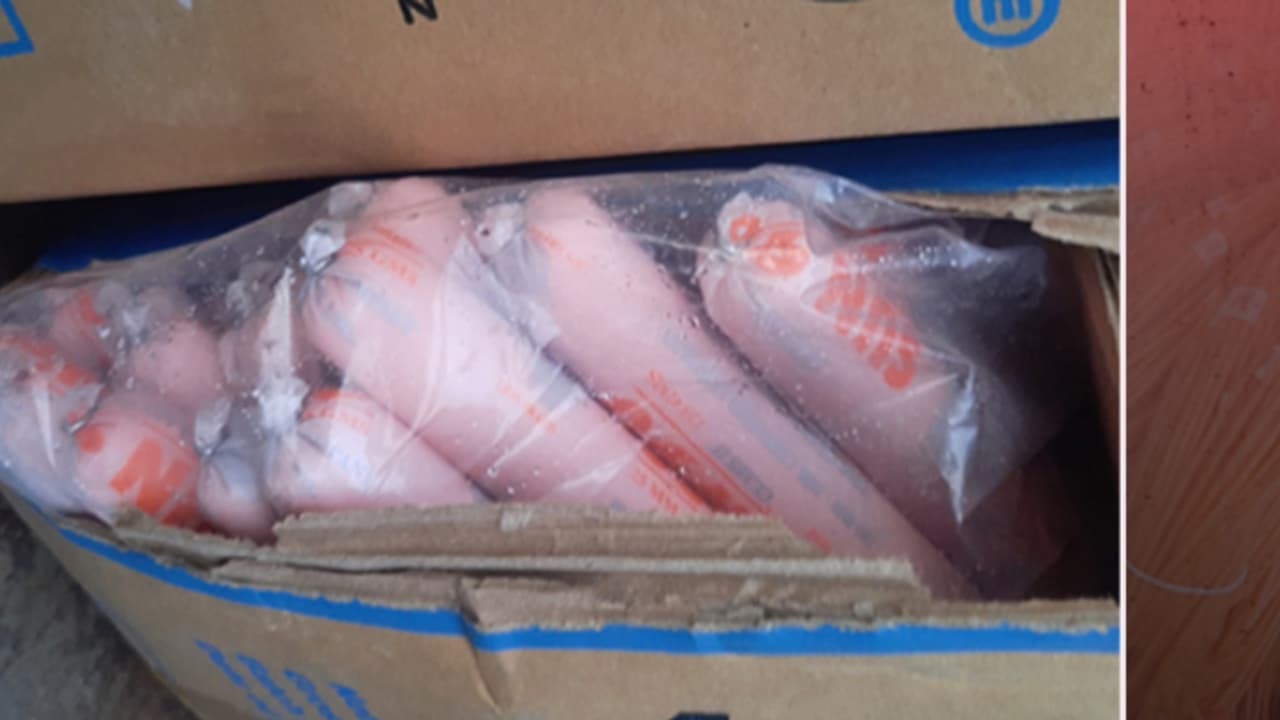 പിക്കപ്പ് വാഹനത്തിൽ ഒളിപ്പിച്ച നിലയിൽ; ചിറ്റൂരിൽ 14000 ജെലാറ്റിൻ സ്റ്റിക്കും 6000 ഡിറ്റണേറ്ററും പിടികൂടി പിക്കപ്പ് വാഹനത്തിൽ ഒളിപ്പിച്ച നിലയിൽ; ചിറ്റൂരിൽ 14000 ജെലാറ്റിൻ സ്റ്റിക്കും 6000 ഡിറ്റണേറ്ററും പിടികൂടി