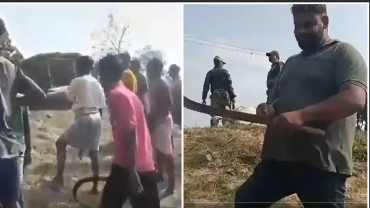Machete in hand, Bengali Hindus from Malda assist BSF in fencing India Bangladesh border (WATCH) Machete in hand, Bengali Hindus from Malda assist BSF in fencing India Bangladesh border (WATCH)