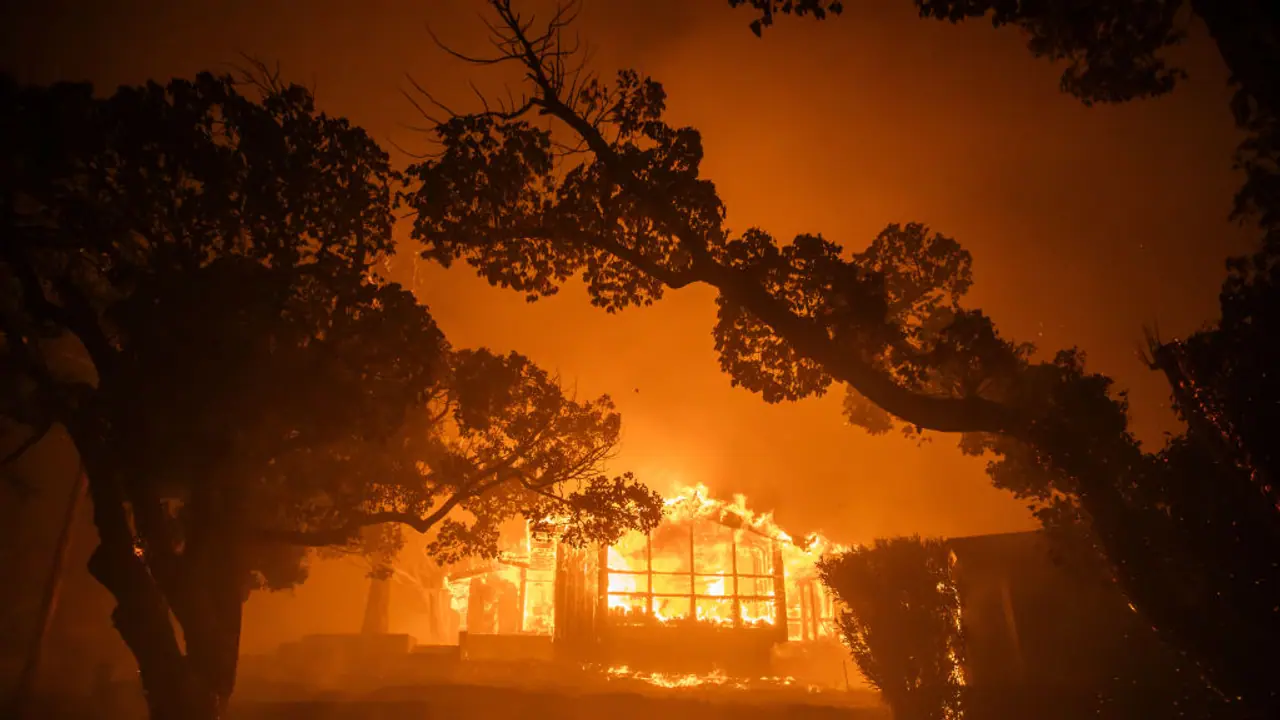 Los Angeles wildfires rage out of control: 2 dead, thousands of structures burnt; WATCH dramatic aerial videos Los Angeles wildfires rage out of control: 2 dead, thousands of structures burnt; WATCH dramatic aerial videos