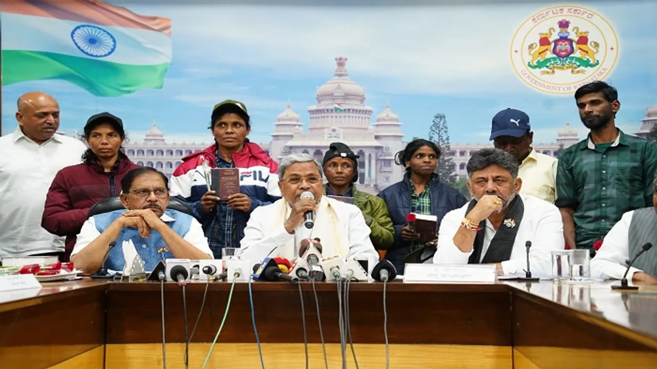 Who were the six Naxalites who surrendered before Karnataka CM Siddaramaiah? Who were the six Naxalites who surrendered before Karnataka CM Siddaramaiah?