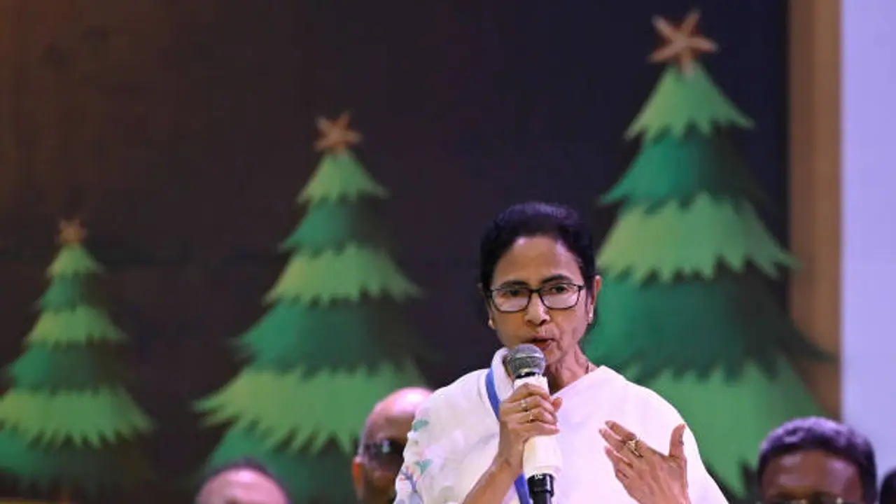 ഇരയായ പെൺകുട്ടിയ്ക്ക് നീതി ലഭ്യമാക്കണം, സ‍‍ർക്കാർ അന്വേഷണവുമായി സഹകരിച്ചിട്ടുണ്ട് ; മമത ബാനര്‍ജി 