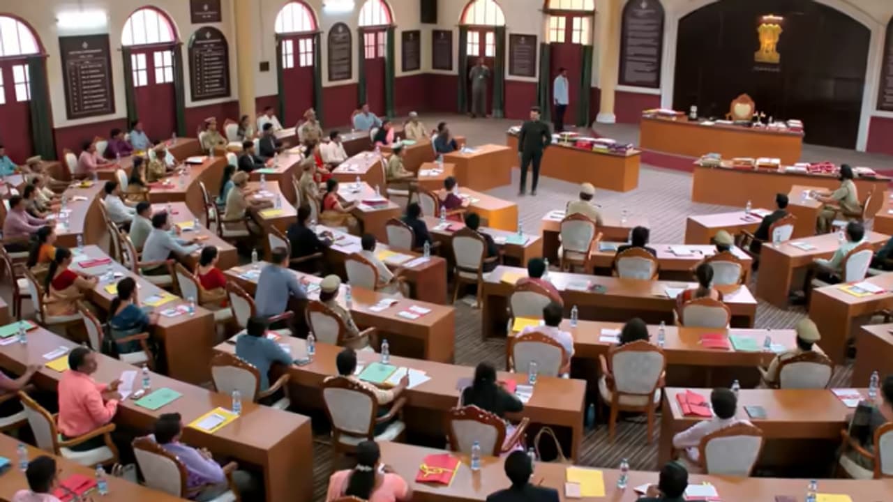 വിറ്റത് 23698 ടിക്കറ്റുകള്‍, നേടിയ കളക്ഷൻ തുക കേട്ട് ഞെട്ടി സീനിയേഴ്‍സും