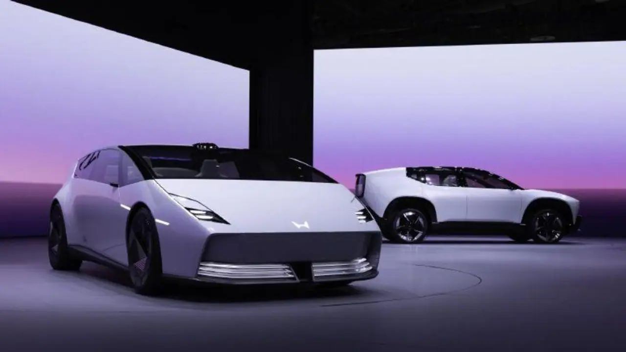 സ്‍മാർട്ട് ടെക്നോളജി, ഹൈടെക് ഫീച്ചറുകൾ, ലംബോർഗിനി ലുക്കും! രണ്ട് ഇലക്ട്രിക് കാറുകളുമായി ഹോണ്ട