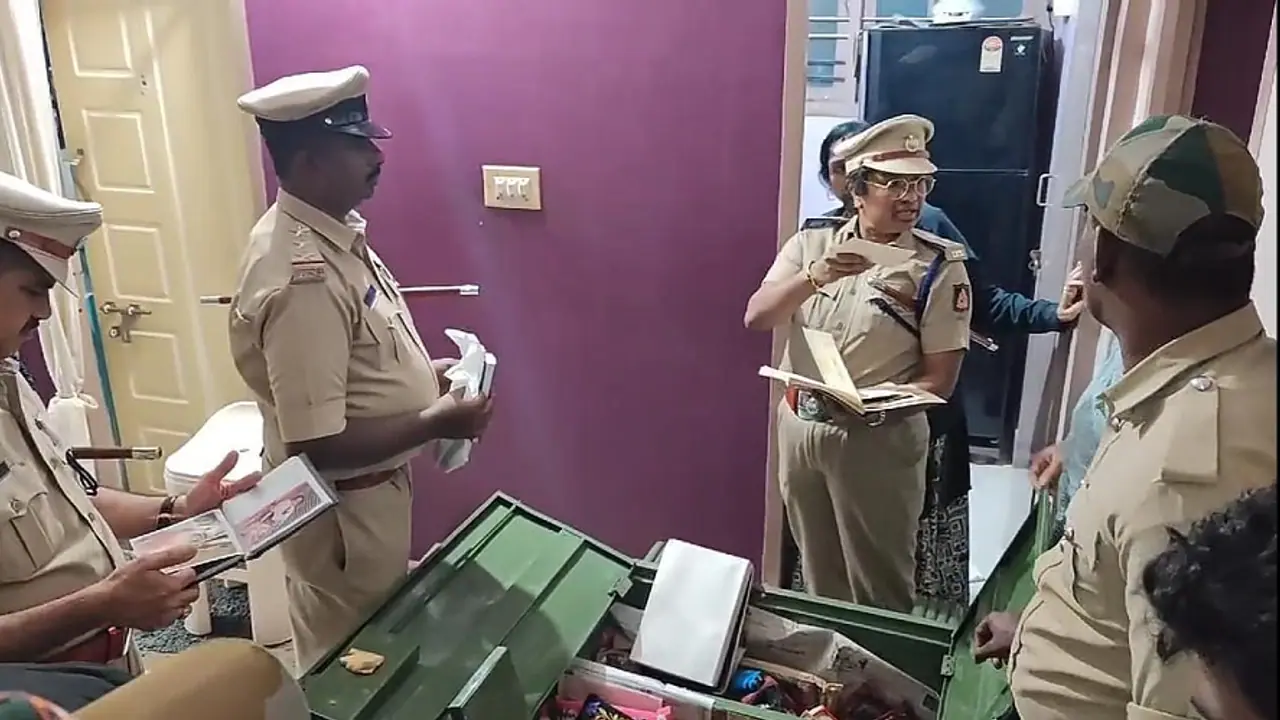 ಚಾಮರಾಜನಗರದಲ್ಲಿ ಭಾರೀ ಕಳ್ಳತನ: ಮುಕ್ಕಾಲು ಕೆಜಿ ಚಿನ್ನ, 5.5 ಲಕ್ಷ ನಗದು, 15 ಕೆಜಿ ಬೆಳ್ಳಿ ದೋಚಿದ ಕಳ್ಳರು!