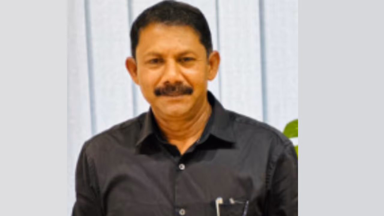 ഓഫീസിലെത്തിയപ്പോൾ ഛർദിച്ച് കുഴഞ്ഞുവീണു; മലയാളി സൗദിയില് മരിച്ചു ഓഫീസിലെത്തിയപ്പോൾ ഛർദിച്ച് കുഴഞ്ഞുവീണു; മലയാളി സൗദിയില് മരിച്ചു