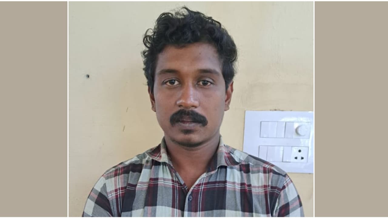 മദ്യപിച്ച് വീട്ടിലെത്തി ക്രൂര മർദനം, യുവതിയുടെ മൂക്കിന്റെ പാലത്തിന് പൊട്ടൽ; മാന്നാറിൽ ഭർത്താവ് അറസ്റ്റിൽ മദ്യപിച്ച് വീട്ടിലെത്തി ക്രൂര മർദനം, യുവതിയുടെ മൂക്കിന്റെ പാലത്തിന് പൊട്ടൽ; മാന്നാറിൽ ഭർത്താവ് അറസ്റ്റിൽ