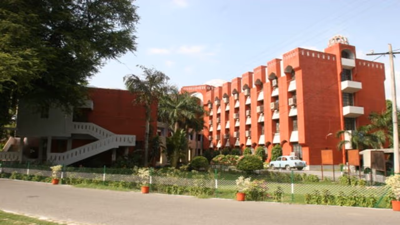 Security tightened as Aligarh Muslim University gets bomb threat email, demanding ransom Rs 2 lakh