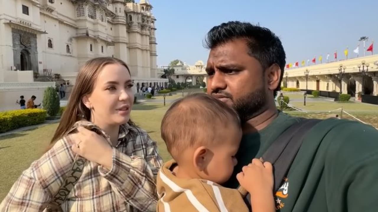 ರಷ್ಯನ್ ಪತ್ನಿಯೊಂದಿಗೆ ಭಾರತಕ್ಕೆ ಪ್ರವಾಸ ಬಂದರೆ ₹6,000 ರೇಟ್ ಕೇಳಿದ ಕಿಡಿಗೇಡಿಗಳು! ರಷ್ಯನ್ ಪತ್ನಿಯೊಂದಿಗೆ ಭಾರತಕ್ಕೆ ಪ್ರವಾಸ ಬಂದರೆ ₹6,000 ರೇಟ್ ಕೇಳಿದ ಕಿಡಿಗೇಡಿಗಳು!