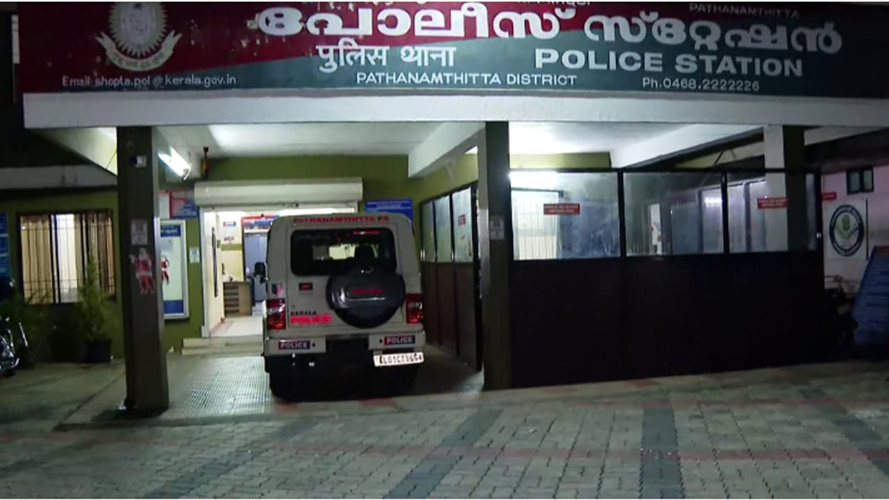 '13 വയസ്സ് മുതൽ ചൂഷണത്തിന് ഇരയായി'; പത്തനംതിട്ടയിൽ പെൺകുട്ടിയെ പീഡനത്തിനു ഇരയാക്കിയെന്ന കേസിൽ കൂടുതൽ അറസ്റ്റ്