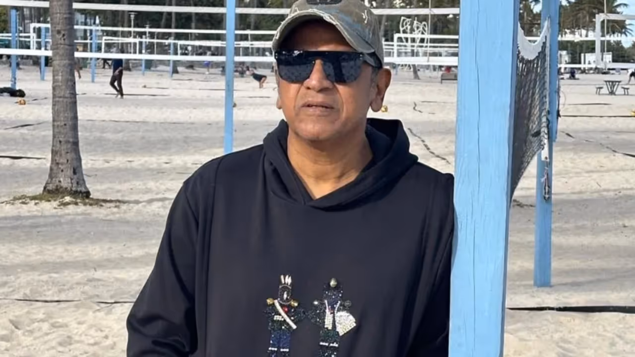 ಬೆಂಗಳೂರಿನಲ್ಲಿ ಲ್ಯಾಂಡ್ ಆದ ಶಿವರಾಜ್ ಕುಮಾರ್, ಅದ್ಧೂರಿ ಸ್ವಾಗತಕ್ಕೆ ಫ್ಯಾನ್ಸ್ ಸಜ್ಜು