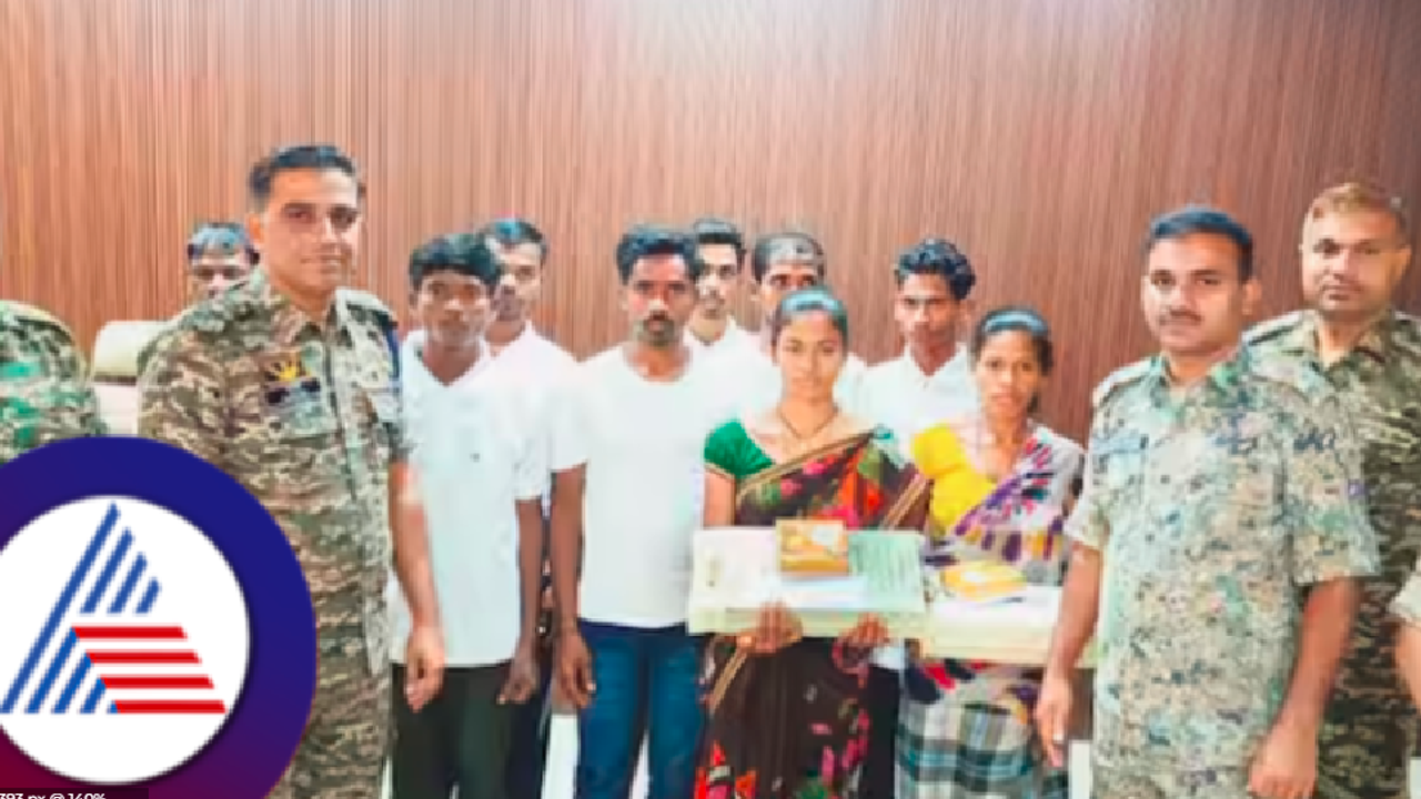 ಬಿಜೆಪಿ ಆಡಳಿತವಿರುವ ಛತ್ತಿಸಗಢದಲ್ಲೂ 9 ನಕ್ಸಲರು ಶರಣು, ಸಿದ್ದು ವಿರುದ್ಧ ಮುಗಿಬಿದ್ದ ಬಿಜೆಪಿ ನಾಯಕರು ಈಗೇನು ಹೇಳ್ತಾರೆ? ಬಿಜೆಪಿ ಆಡಳಿತವಿರುವ ಛತ್ತಿಸಗಢದಲ್ಲೂ 9 ನಕ್ಸಲರು ಶರಣು, ಸಿದ್ದು ವಿರುದ್ಧ ಮುಗಿಬಿದ್ದ ಬಿಜೆಪಿ ನಾಯಕರು ಈಗೇನು ಹೇಳ್ತಾರೆ?