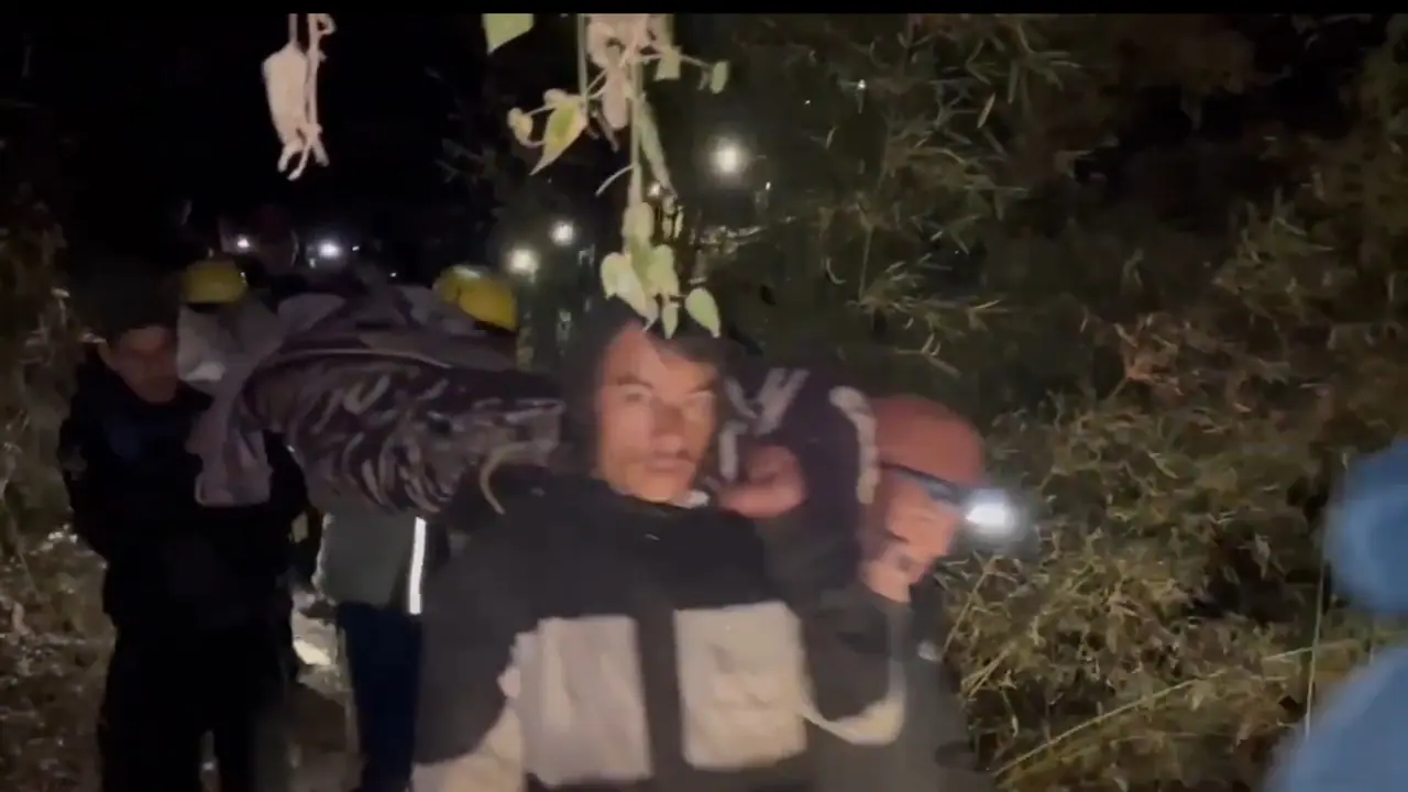 MIRACULOUS! Uttarakhand man falls 330 ft into glacial gorge, rescuers trek 20 km overnight to save him (WATCH)