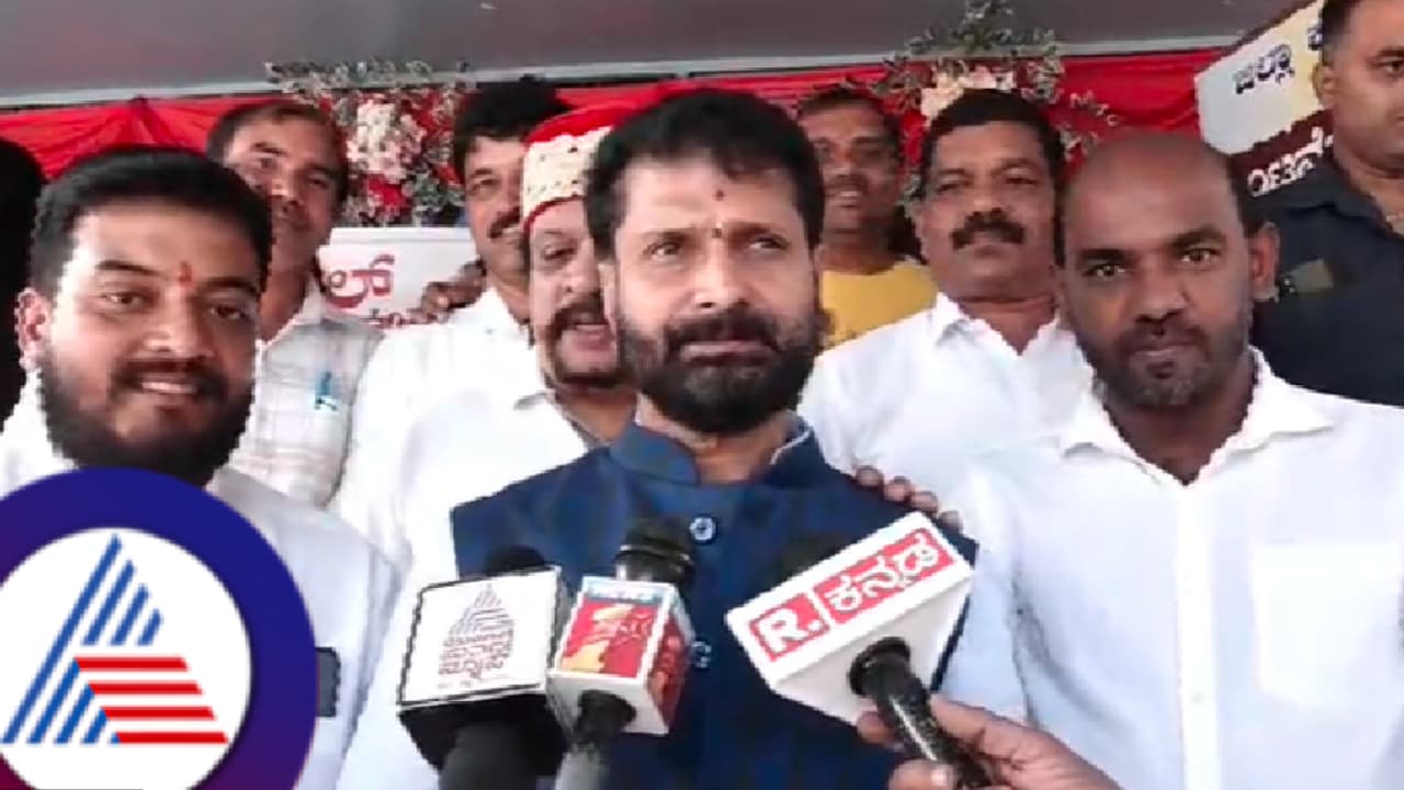 ತಾನೇ ದೊಡ್ಡ ಡ್ರಾಮಾ ಕಿಂಗ್, 'ಸಿಟಿ ರವಿ ಡ್ರಾಮಾ ಮಾಸ್ಟರ್ ಎಂದ ಡಿಕೆಶಿಗೆ ತಿರುಗೇಟು! ತಾನೇ ದೊಡ್ಡ ಡ್ರಾಮಾ ಕಿಂಗ್, 'ಸಿಟಿ ರವಿ ಡ್ರಾಮಾ ಮಾಸ್ಟರ್ ಎಂದ ಡಿಕೆಶಿಗೆ ತಿರುಗೇಟು!