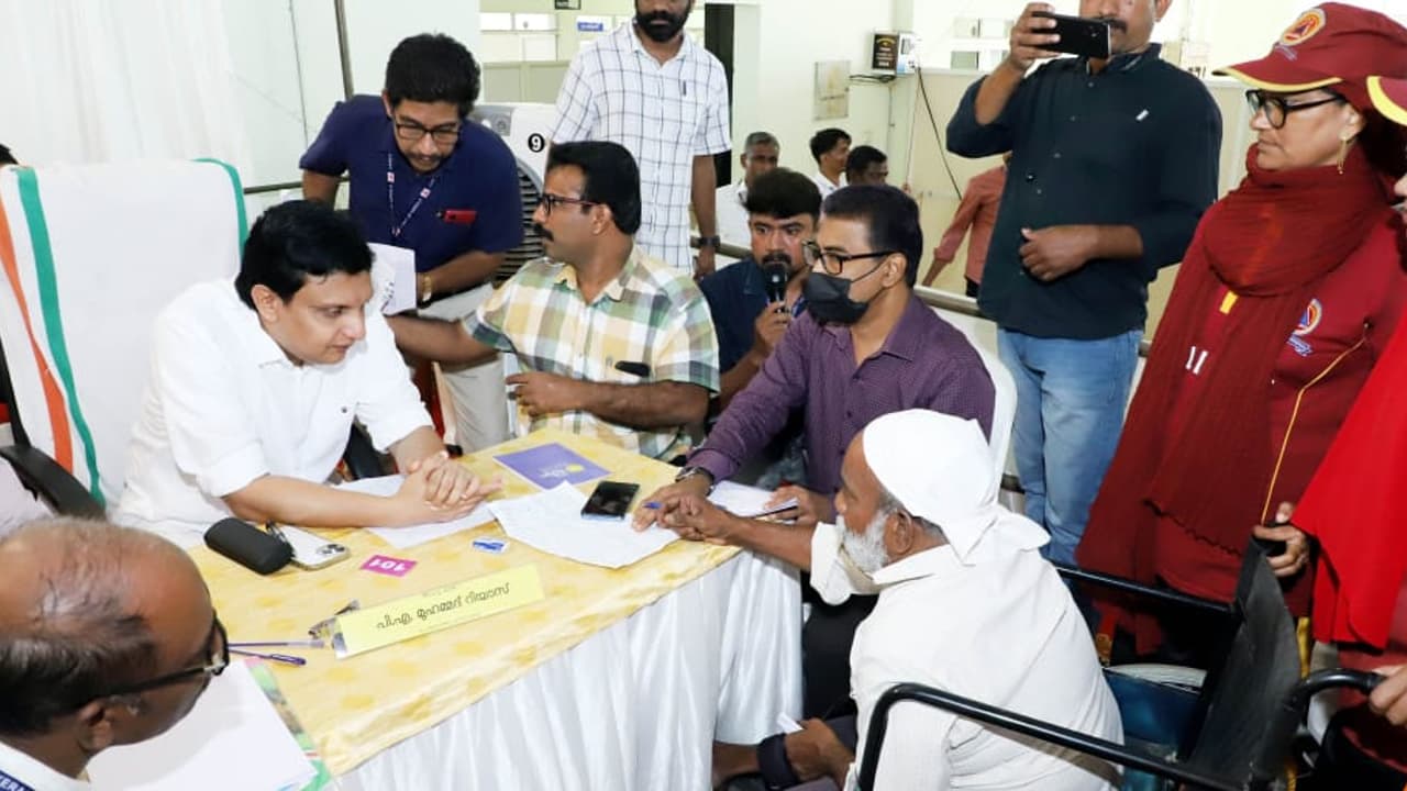 ബങ്ക് വയ്ക്കാൻ കൊണ്ടോട്ടി നഗരസഭ അനുവദിക്കുന്നില്ല, ഉപജീവനം വഴിമുട്ടി, പരാതി, കച്ചവടം മുടങ്ങില്ലെന്ന് മന്ത്രി