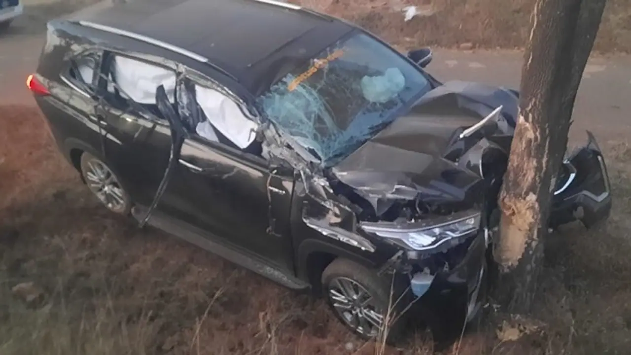 ಬೆಳಗಾವಿ: ಲಕ್ಷ್ಮಿ ಹೆಬ್ಬಾಳ್ಕರ್ ಪ್ರಯಾಣಿಸುತ್ತಿದ್ದ ಕಾರು ಭೀಕರ ಅಪಘಾತ, ಸಚಿವೆಗೆ ಗಂಭೀರ ಗಾಯ!