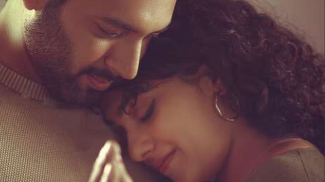 കാതലിക്കാ നേരമില്ലൈ എങ്ങനെയുണ്ട്?, ചിത്രത്തിന്റെ ആദ്യ പ്രതികരണങ്ങള് പുറത്ത് കാതലിക്കാ നേരമില്ലൈ എങ്ങനെയുണ്ട്?, ചിത്രത്തിന്റെ ആദ്യ പ്രതികരണങ്ങള് പുറത്ത്